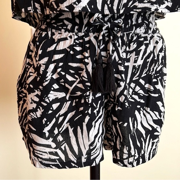 Aerie 2 piece top and shorts set size XS - Picture 4 of 10